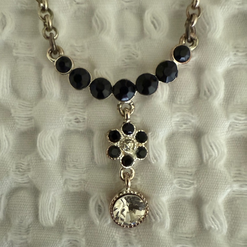 Ladies necklace